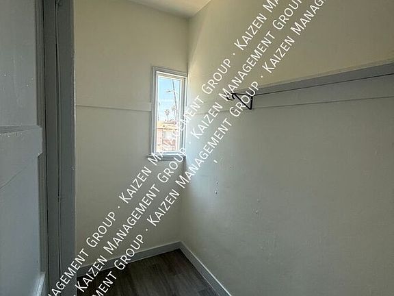 4th image of 1634 Pine Ave APT E