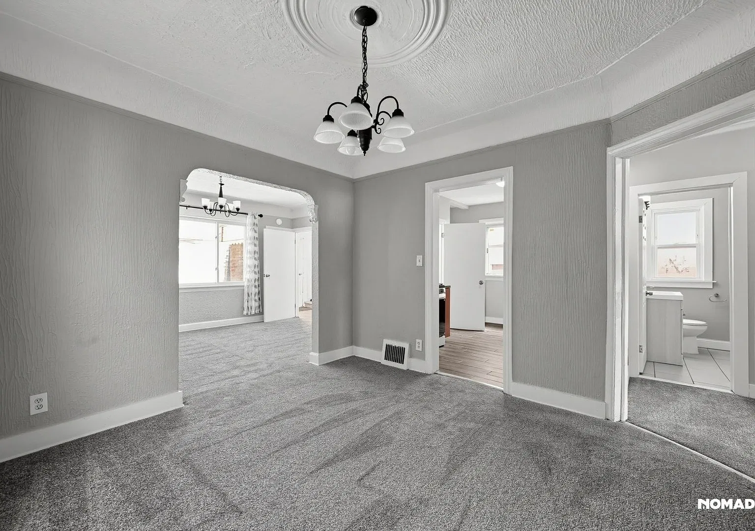 Charming 3BR Duplex in Detroit — Photo 3