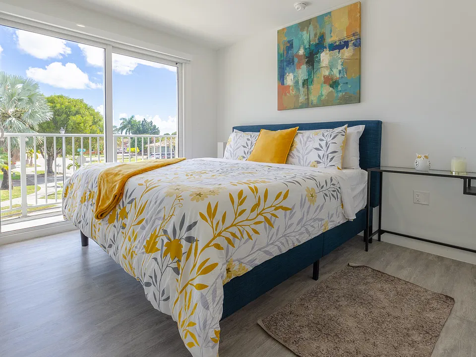 Master bedroom #2 w/ bathroom / closet on 2nd floor with balcony