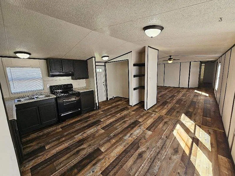 3 bed, 1295 sqft, $1,200 — Photo 3
