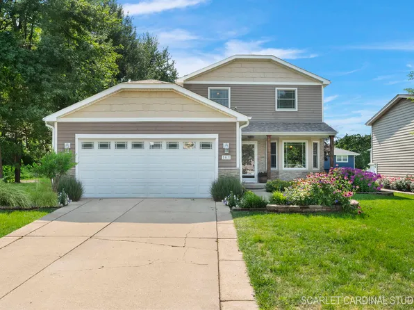 163 Meadows Ct, Sugar Grove, IL 60554