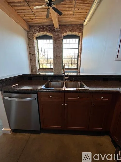 1 bed, 1.0 bath, 800 sqft, $1,600 — Photo 3
