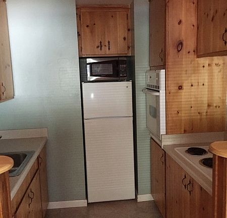 4th image of 696 James Ave APT 3