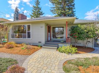 869 Harmony Ln, Ashland, OR 97520