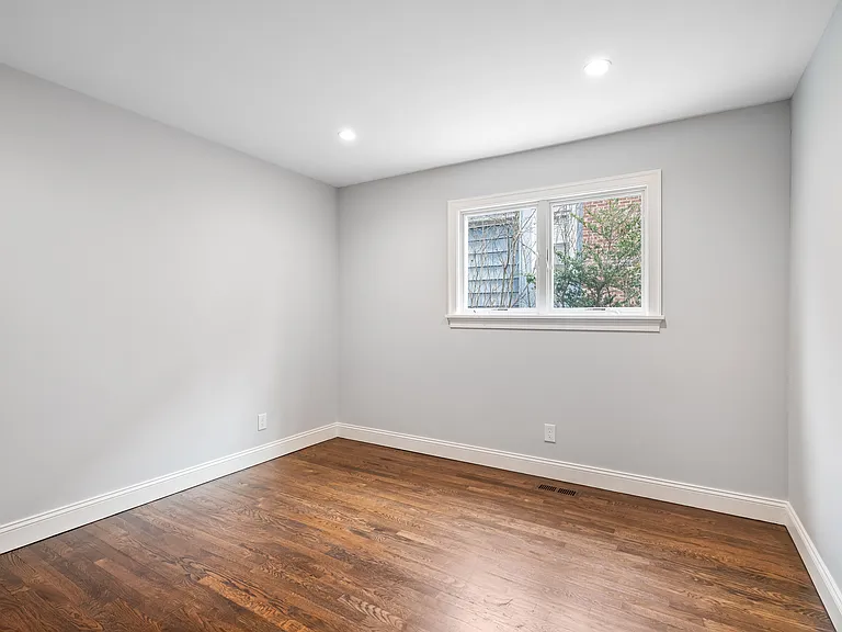 80 E Sunnyside Ln #1 — Photo 12
