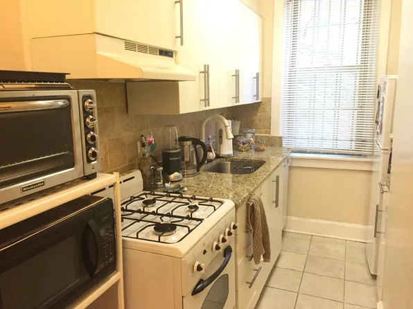 329 Spruce St #1C, Philadelphia, PA 19106