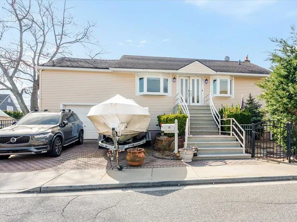 71 President Street, Freeport, NY 11520