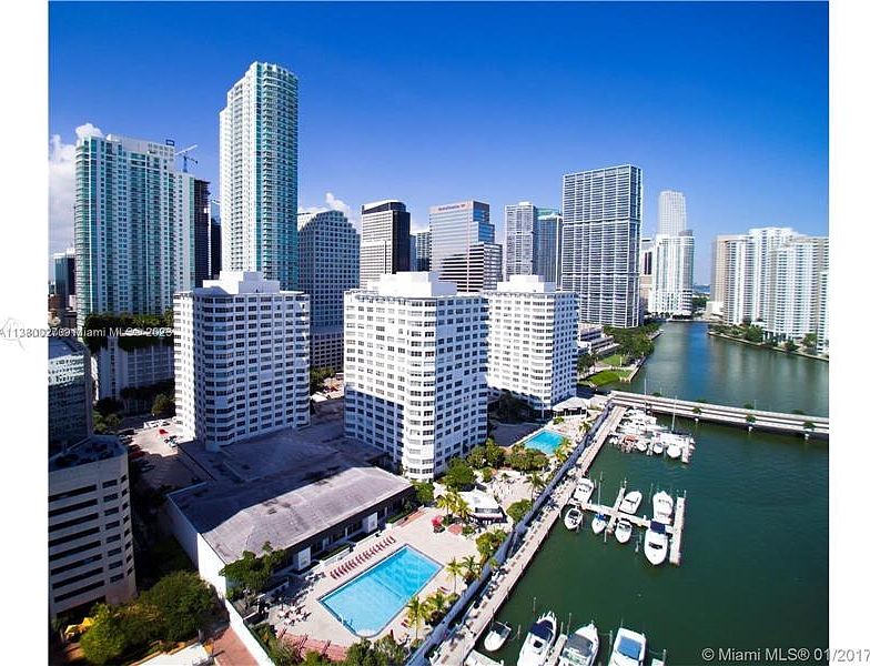 1st image of 905 Brickell Bay Dr APT 527