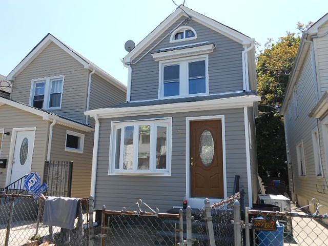 1st image of 10930 143rd St