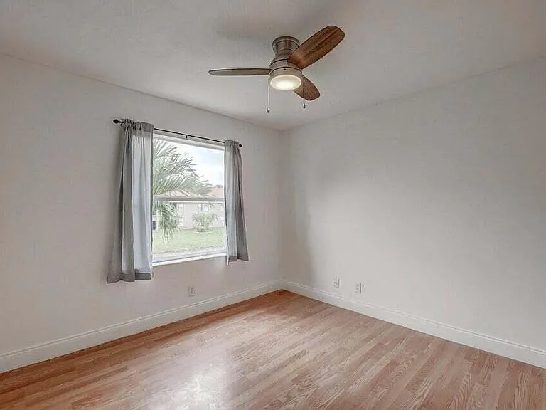 10758 Lake Jasmine Dr — Photo 12
