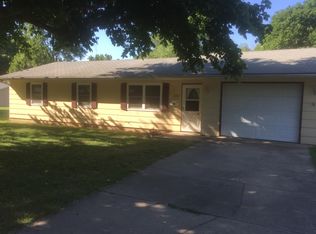 826 Riverside Dr, Neosho, MO 64850