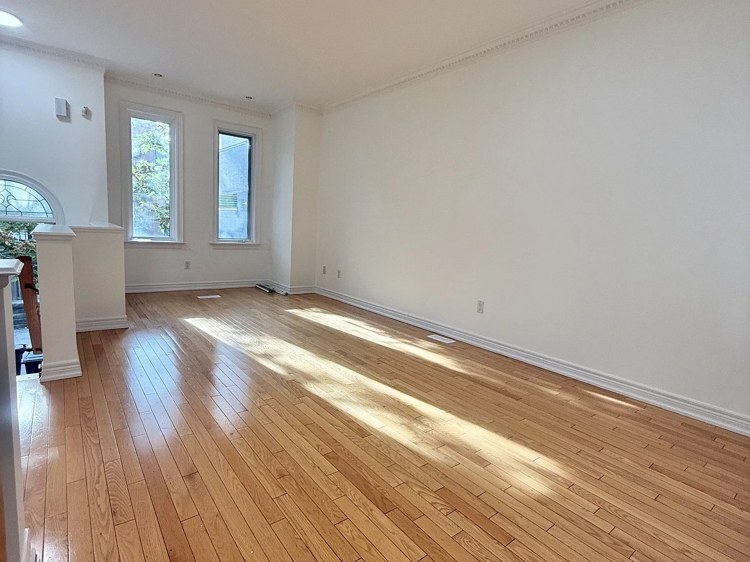 4 bed, $5,200 — Photo 4