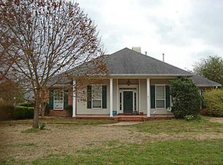 210 Ridgefield Dr, Bossier City, LA 71111