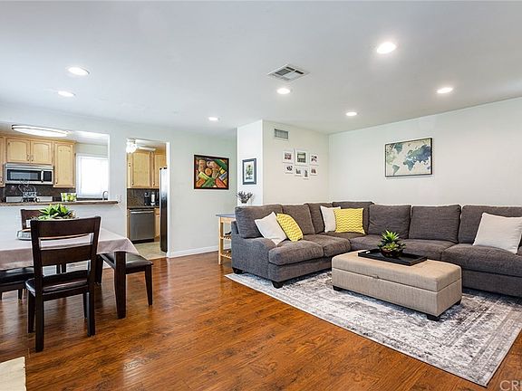 5th image of 22247 Cohasset St