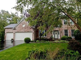 3710 Queen Elizabeth Ct, St Charles, IL
