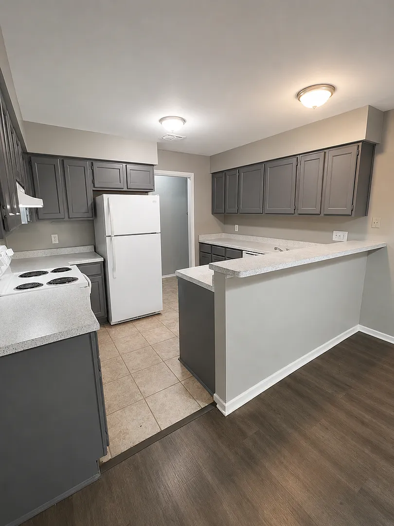 Welcome Home To This Renovated Townhome! — Photo 4