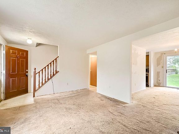 5th image of 7997 Woodhall Dr