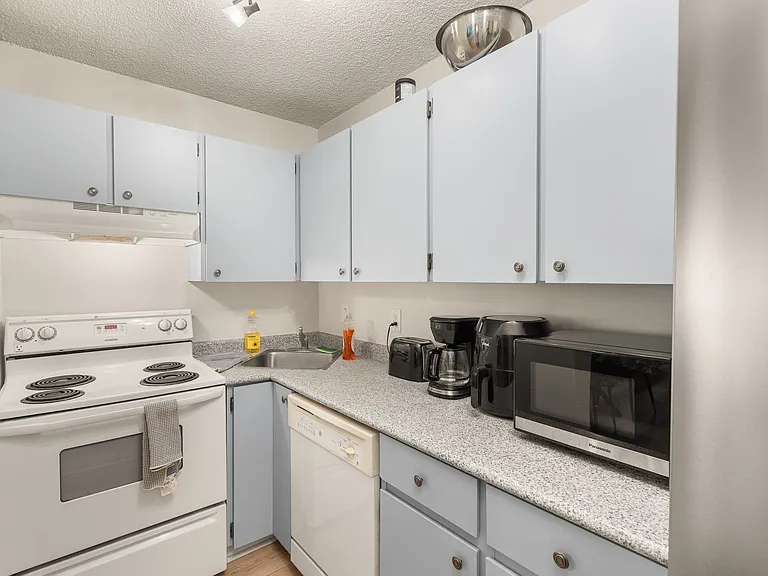 1234 Pendrell St #202 — Photo 12