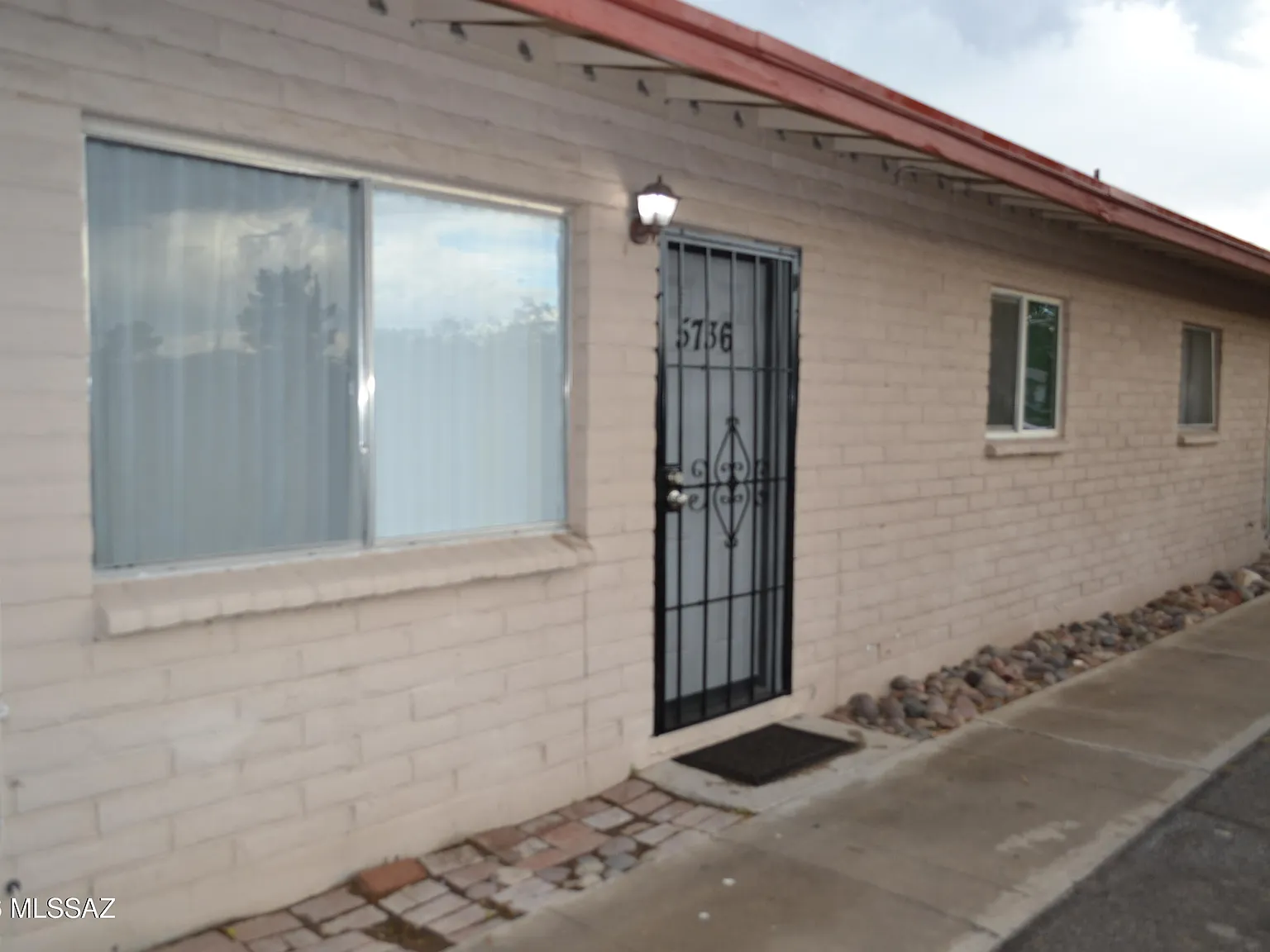 2 bed, 1.0 bath, 850 sqft, $1,200 — Photo 2
