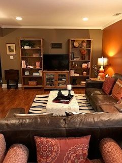 5th image of 407 Franklin Ave APT 4A