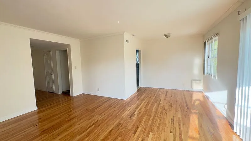 3 bed, 2.0 bath, 1262 sqft, $3,595 — Photo 3