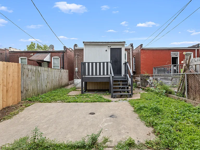 3445 Itaska St — Photo 16