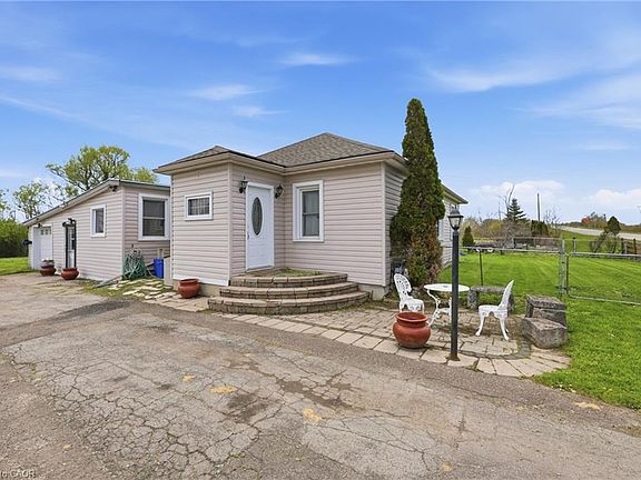 4th image of 2934 Baker Rd