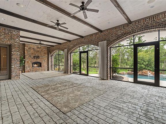 3rd image of 5397 Majestic Oak Ct