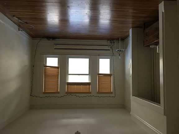 3rd image of 1420 Jones St APT 1