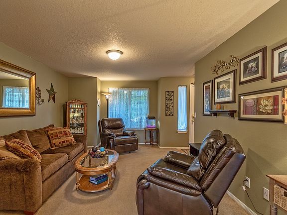 3rd image of 1017 NW 120th Cir