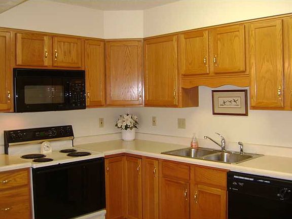 3rd image of 708 Redmont Pl #708
