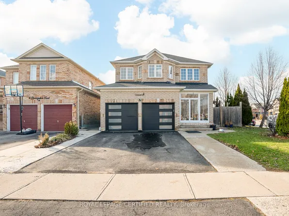 2 Studebaker Trl, Brampton, ON L7A 3A9