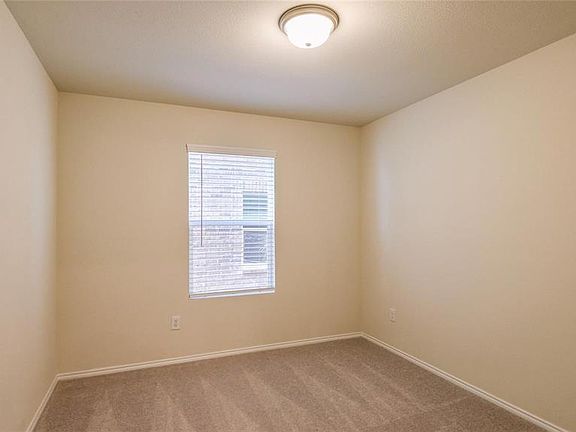 4th image of 472 Lake Erie Dr #472