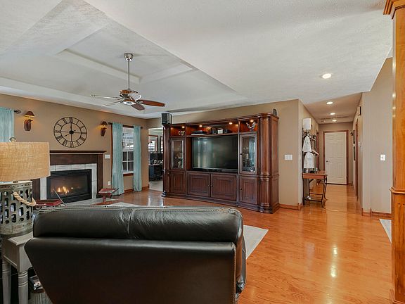 4th image of 4033 W Tarkio Street