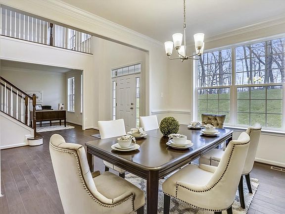 Lexington II Dining Room