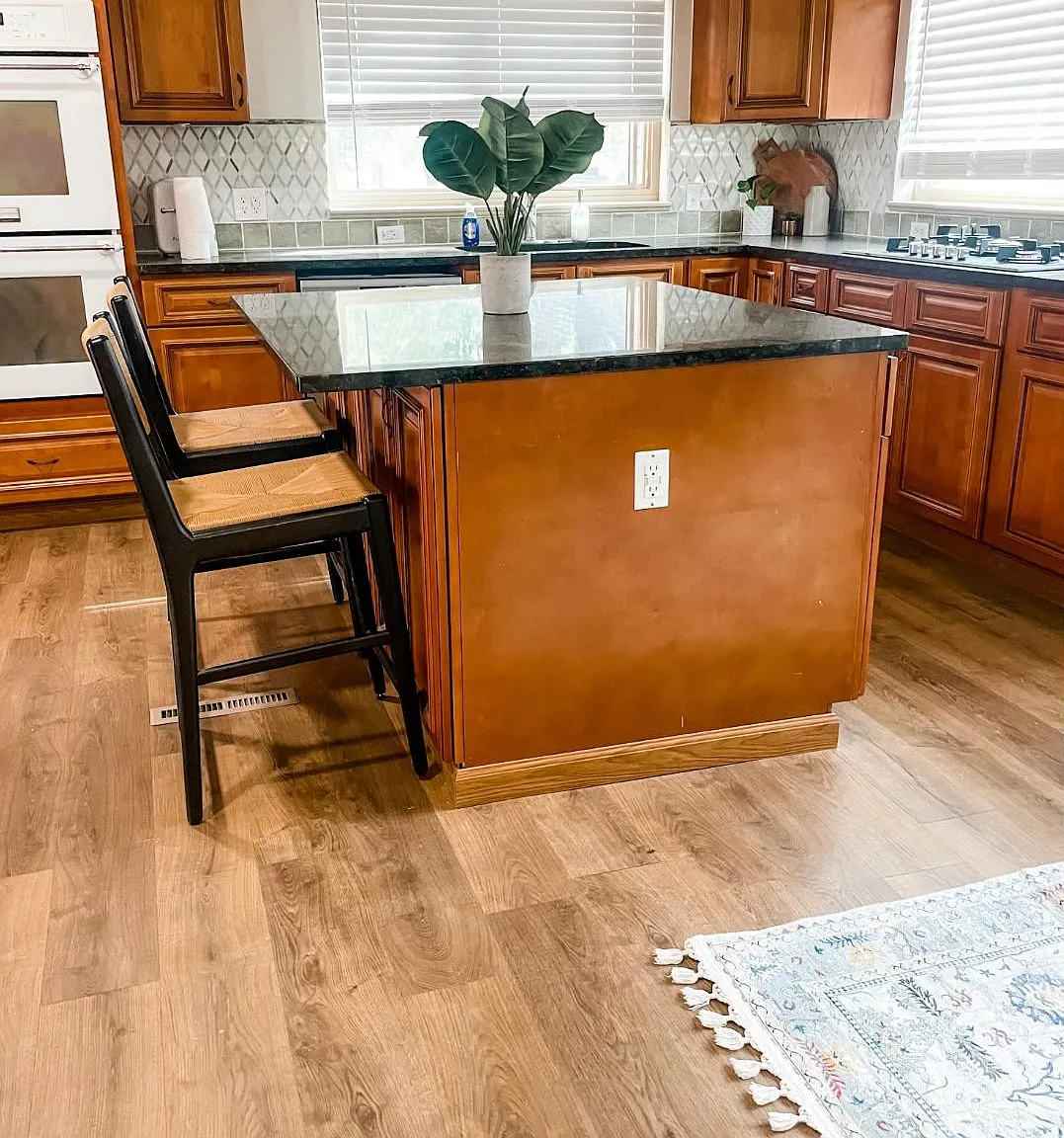 4 bed, 2176 sqft, $3,200 — Photo 3