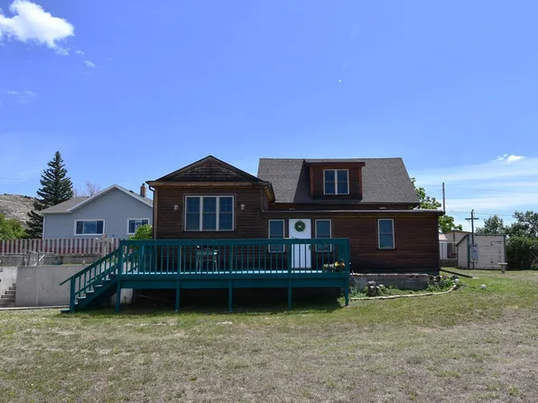 606 E Barry St, Glendive, MT 59330