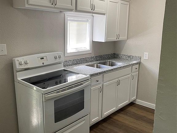 3rd image of 2321 Franklin St APT 3