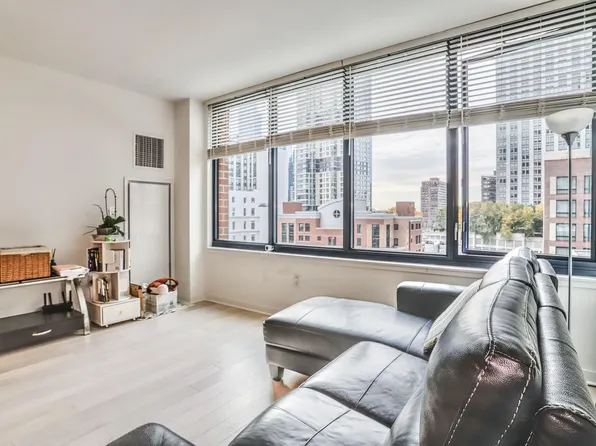 151 Bay Street image 8 of 30