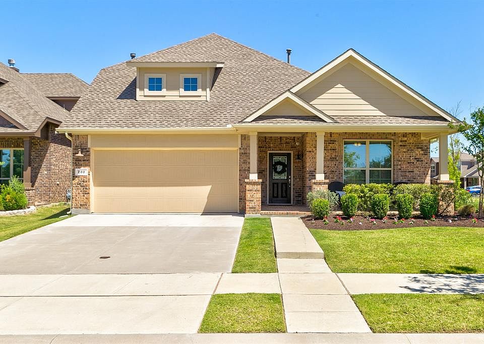 1st image of 200 Bluebird Way