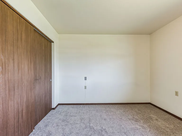 1252 N 12th Pl — Photo 60