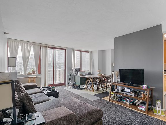5th image of 474 48th Ave APT 11L
