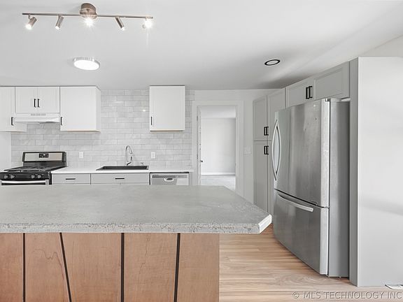 5th image of 4973 E 27th St