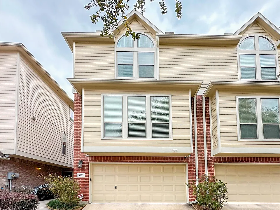 1727 Stacy Crst