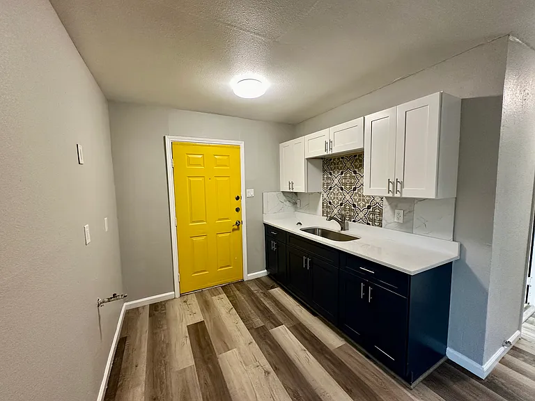 990 SW 37th St #990 — Photo 4