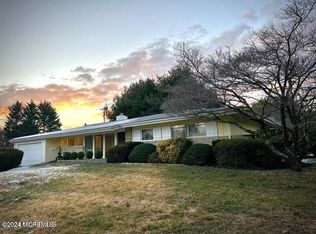 907 Riverview Dr, Brielle, NJ 08730