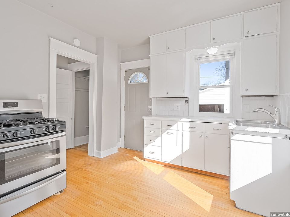 1st image of 726 S Commercial St #726