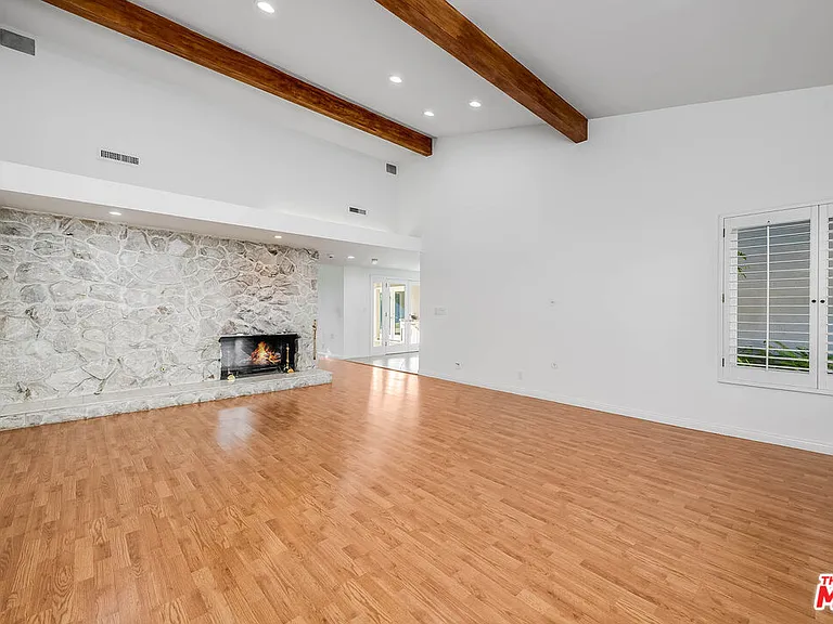 3115 Dona Susana Dr — Photo 10