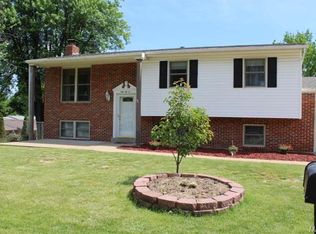1856 Maple Ln, Arnold, MO