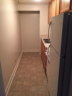 5th image of 1816 Deanne Ln